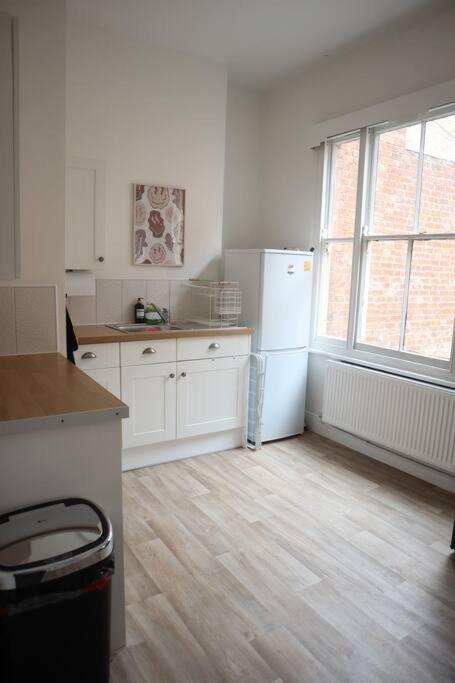Spacious 1 Bedroom Apartment Leicester Exterior photo
